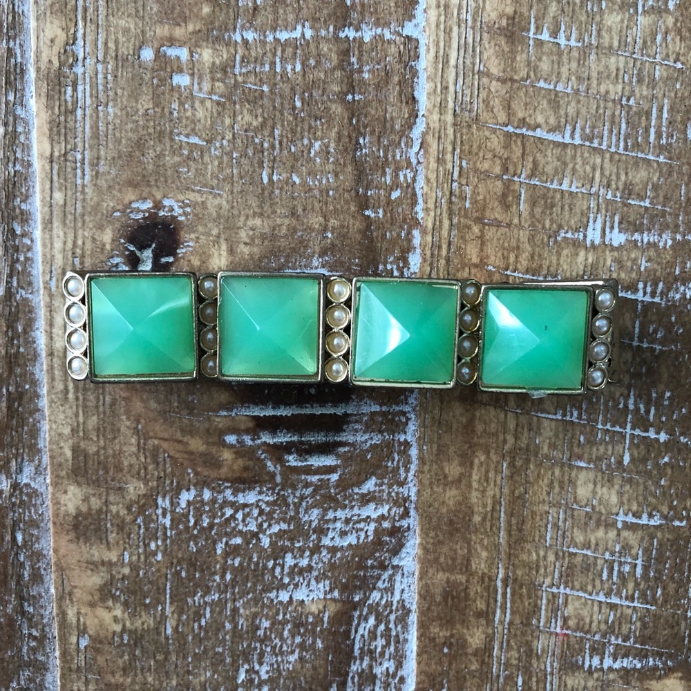Mint stone bracelet